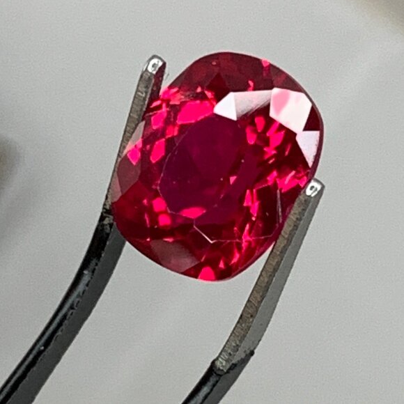 Elegant Red Gemstone ruby - Picture 9 of 13